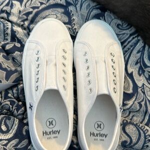 Hurley size 6 White sneakers